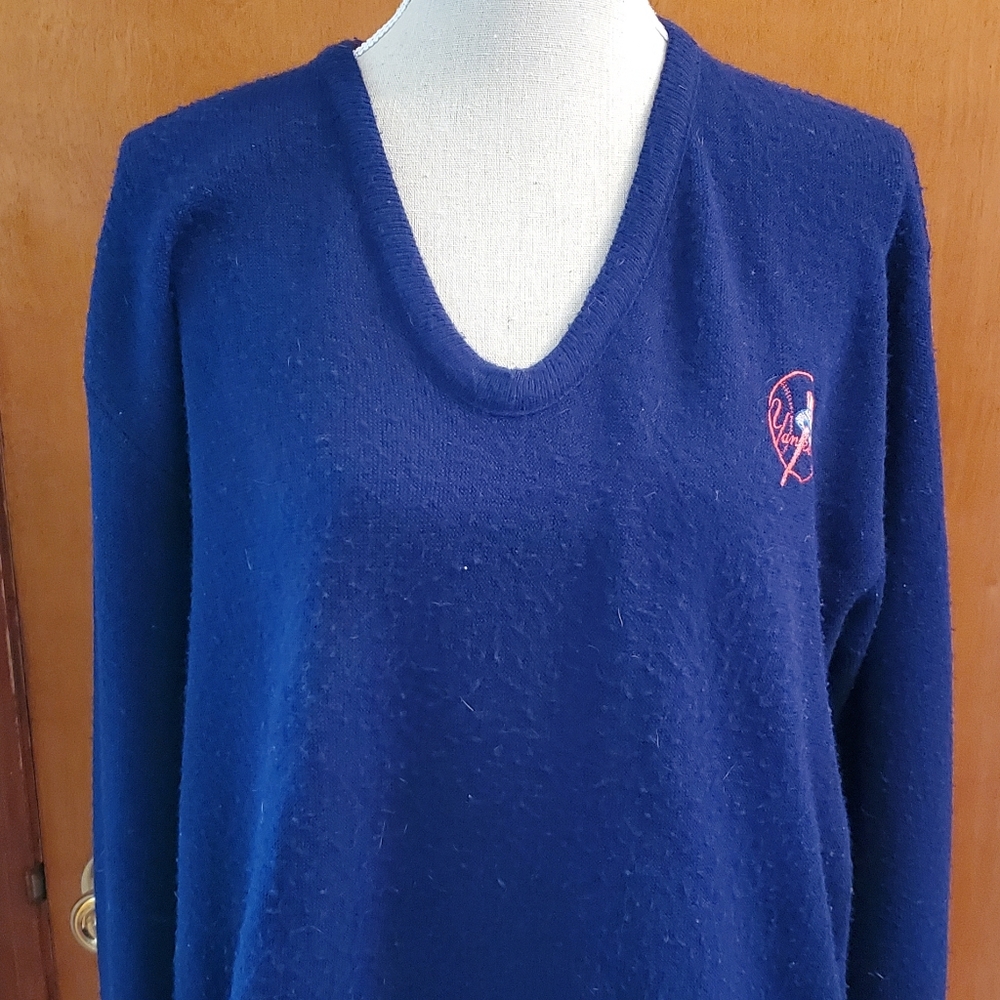 Mens VINTAGE Izod Navy Yankees embroidered V-Neck Sweater size XL
